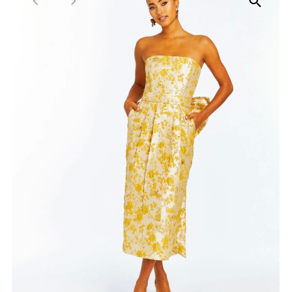 Elegant Gold Floral Strapless Dress